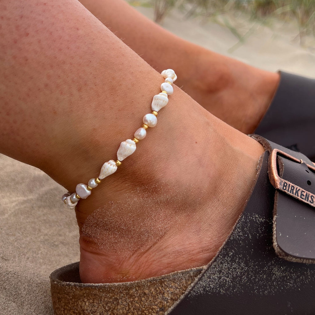 Shell, Gold + Freshwater Pearl Anklet