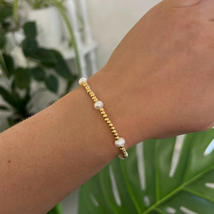 Gold Freshwater Pearl Bracelet